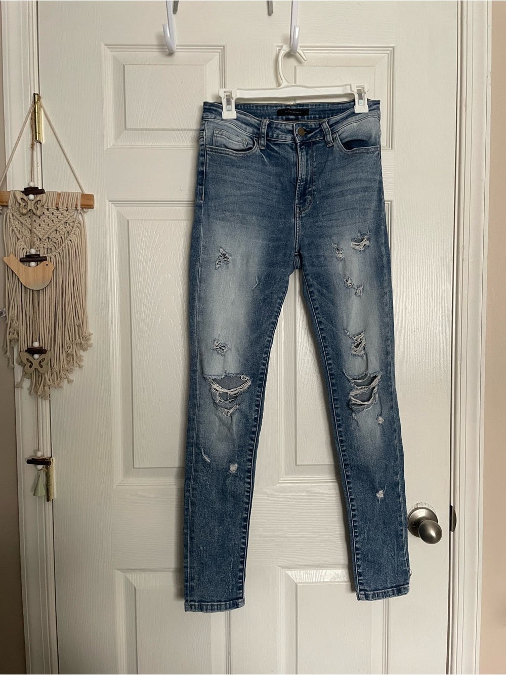 Flying Monkey Women’s size 29 High Rise Distressed Light Blue Skinny Jeans